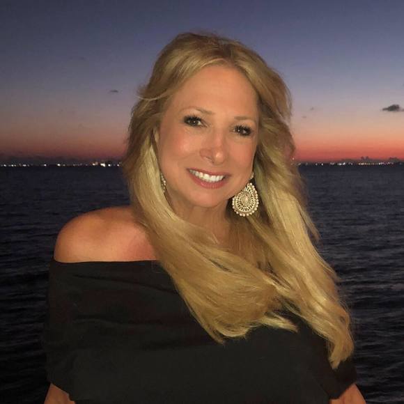 Meet your Posher, Robin - Picture 1 of 1